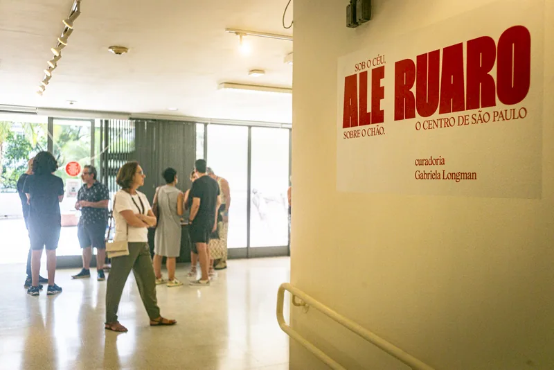 ale ruaro: sob o céu, sobre o chão. — imagem 2